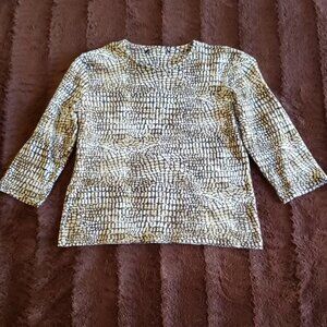 2 Tops: houndstooth print button down shirt + casual print top women's size M